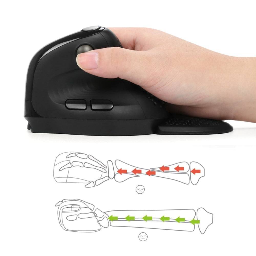 SOURIS VERTICALE À AFFICHAGE OLED ( ) - Souris et trackballs Digital noWmad - Matériel télétravail : Équipez-vous pour une expérience 2.0 ! Équipements et accessoires de bureau pour un télétravail confortable, efficace et flexible. Aménagez votre espace et gagnez en ergonomie. Casques, chaises, sous-mains, mouse jigglers... Exploitez tout le potentiel du travail à distance pour trouver votre équilibre, en voyage comme à la maison.